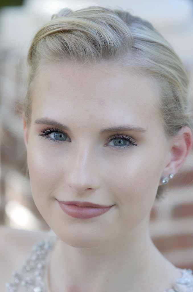 Soft outdoor bridal headshot